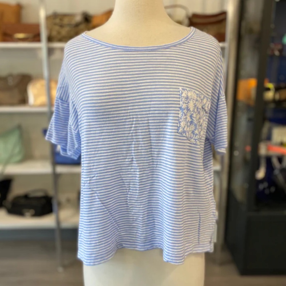 Vineyard Vines 100% cotton stripped tshirt
